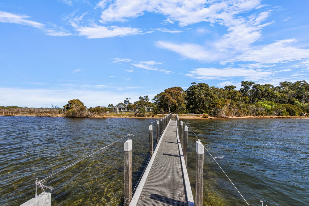 Peninsula at Metung