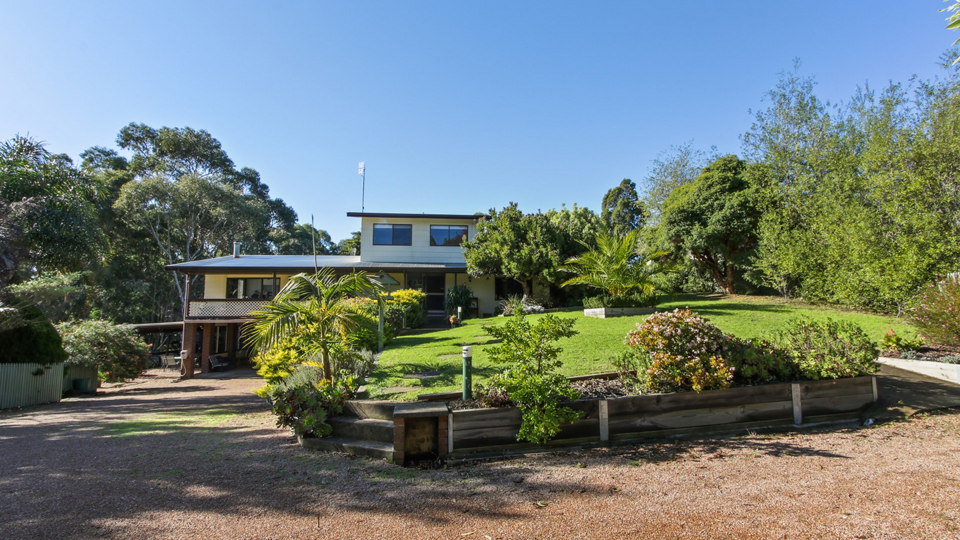 Treetop Retreat House