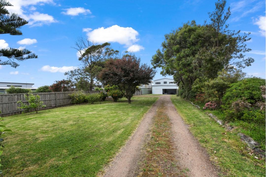 Gippsland Lakes Holiday Rentals Lake Tyers Beach House