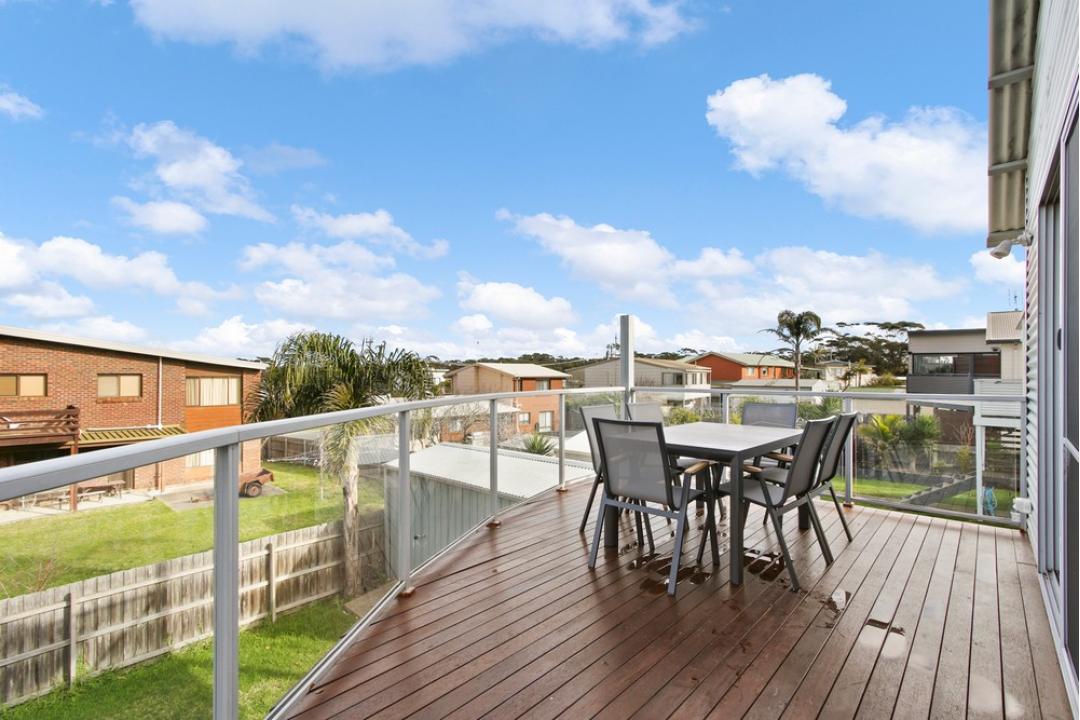 Gippsland Lakes Holiday Rentals Shore Thing